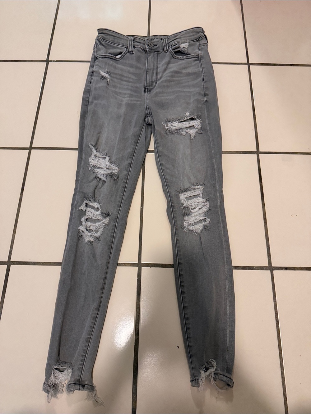 American Eagle Outfitters Gray Distressed Skinny Jeans